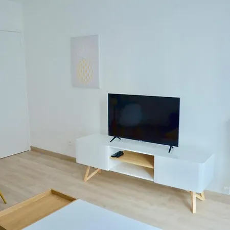 Comfort And Modernity In The Heart Of 6 *